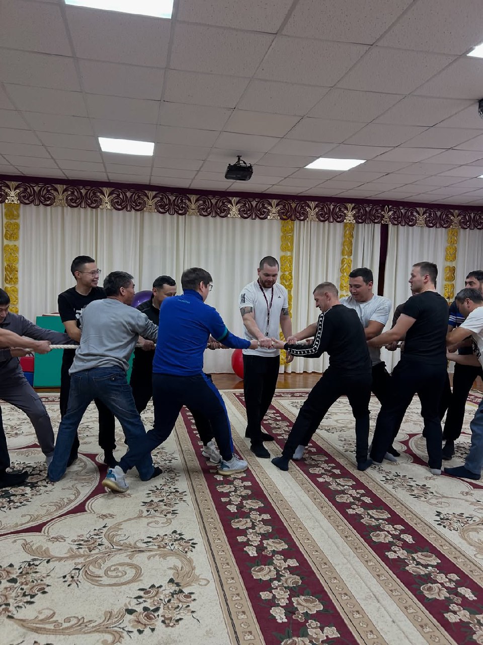 photo_5415787996453211221_y